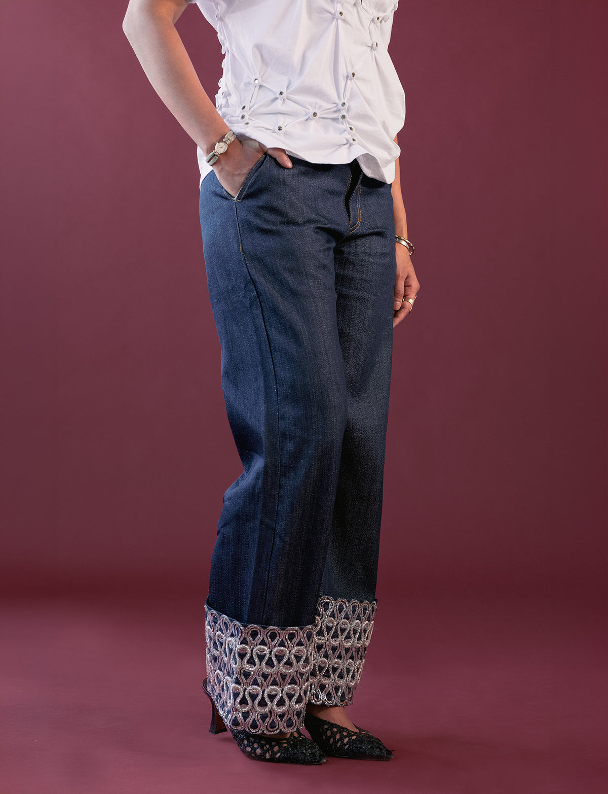 no 01 / Cut Dana Embroidered Jeans